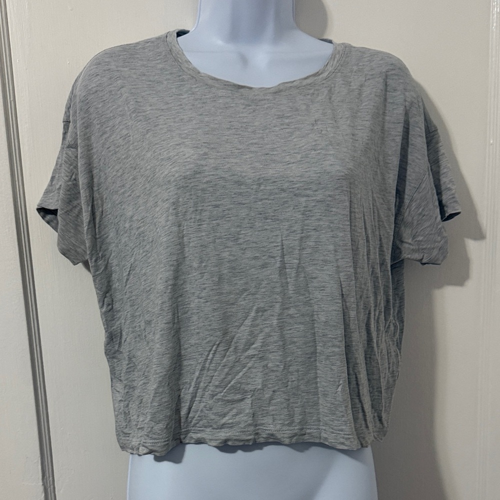 lululemon athletica Light Gray Short Sleeve Tee